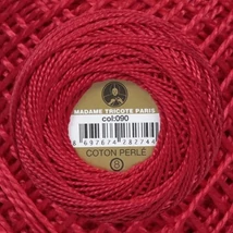 Perlé hímző gyöngyfonal 090 - piros