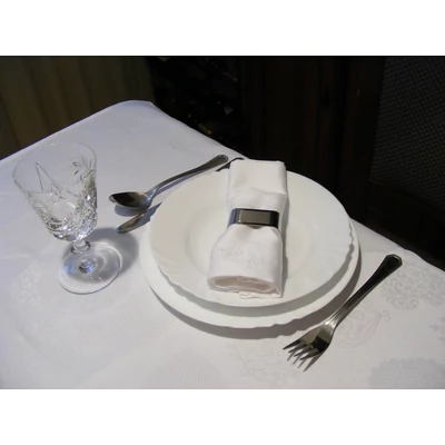 Hímezhető rongyszalvéta-szív fehér színű