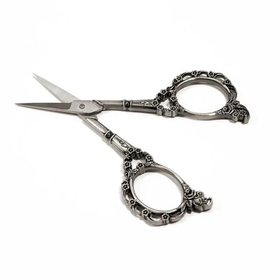 Elegáns antik olló mérőszalaggal díszdobozban