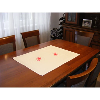 Hímzett karácsonyi terítő krém színű