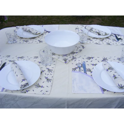 Hímezhető edényalátét-levendulás lila szegéllyel