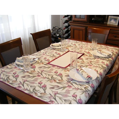 Hímezhető tulipános terítő 140x100