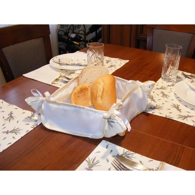 Hímezhető kenyérkosár-levendulás-krém szegéllyel